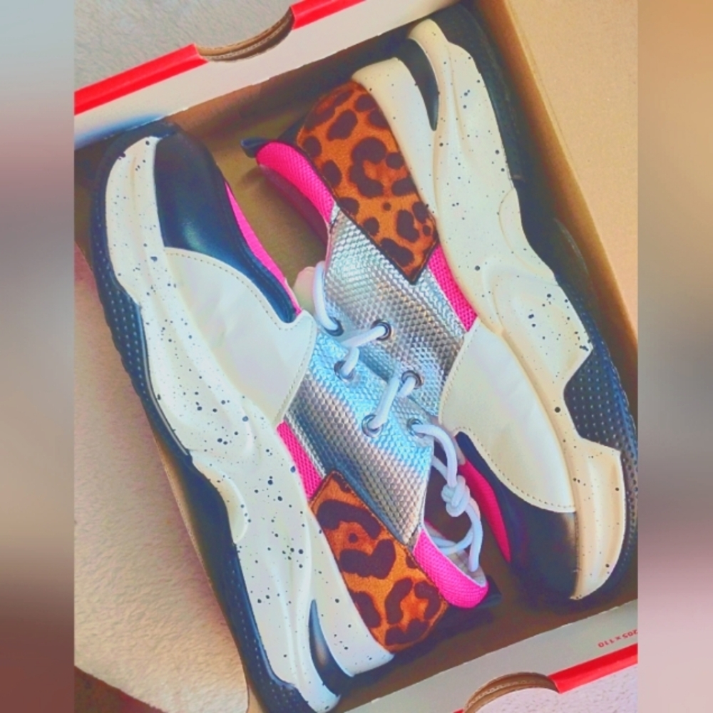Leopard Print Women's Sneakers with Pink Accents
